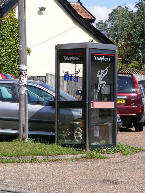 Telephone Box On Common Road Geographer Cc By Sa 2 0 Geograph