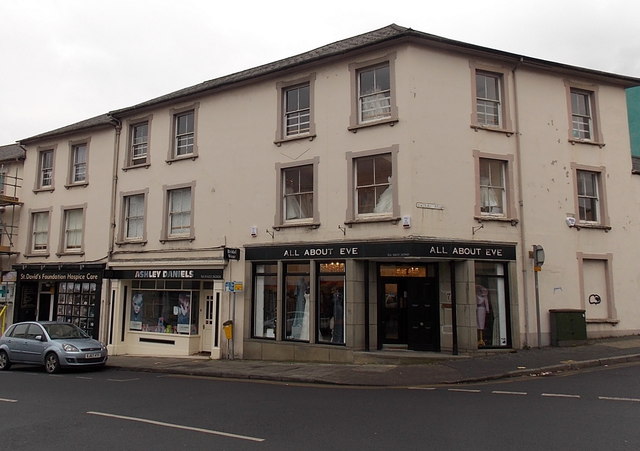 wedding dress shop in newport