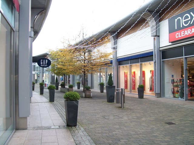 outlet shopping uk