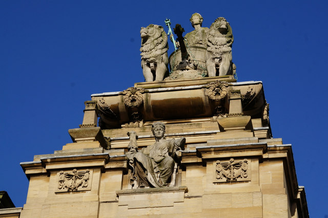 Statues Hull Guildhall Ian S Cc By Sa Geograph Britain And