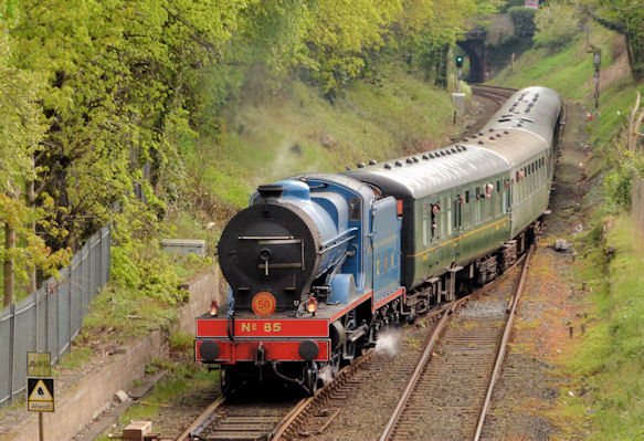 steam-locomotive-no-85-lisburn-may-albert-bridge-cc-by-sa-2-0