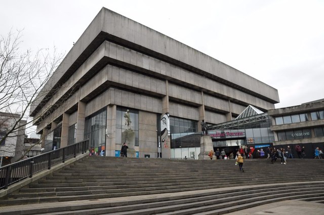 Birmingham's redundant Central Library © Philip Halling cc-by-sa/2.0