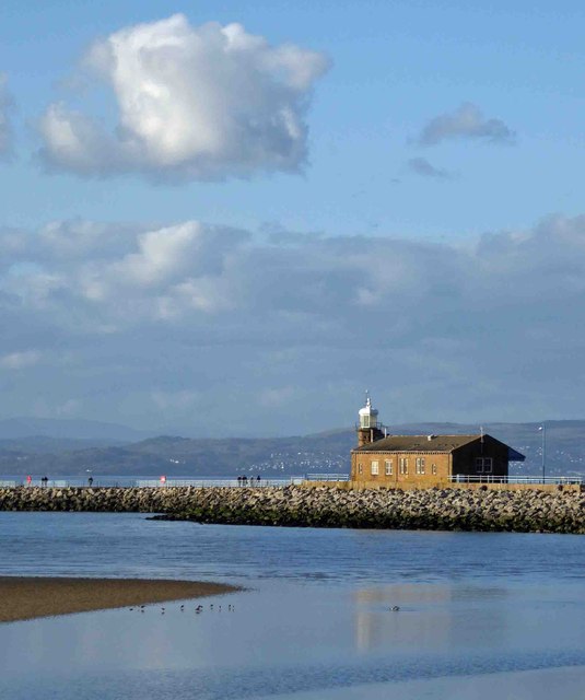 Morecambe\u0026#39;s stone jetty lighthouse \u00a9 Steve Fareham cc-by-sa\/2.0 :: Geograph Britain and Ireland