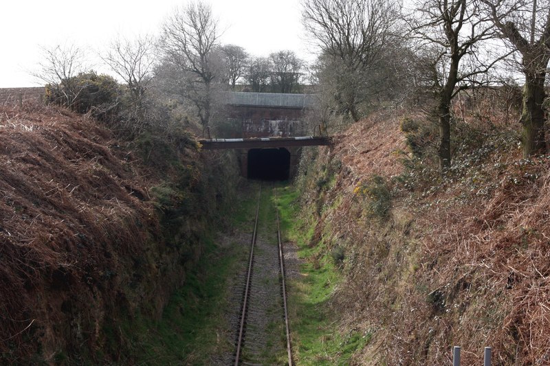 Disused Railway Line And Tunnel Graham Hogg Cc By Sa Geograph