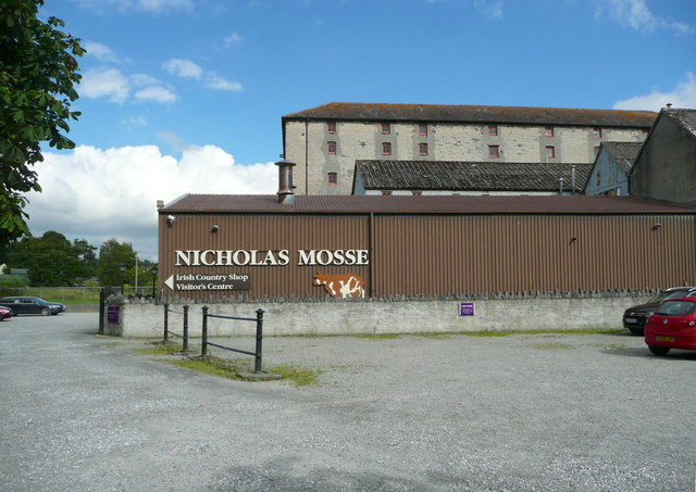 Nicolas Mosse's Pottery and Country Shop © Humphrey Bolton cc-by-sa/2.0