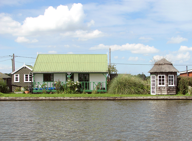 Bungalow Beside The River Thurne Evelyn Simak Geograph Britain And