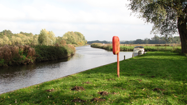 The River Chet Loddon Evelyn Simak Cc By Sa Geograph Britain