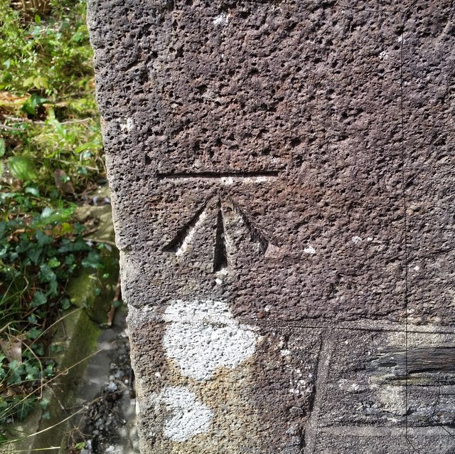 Ordnance Survey Cut Mark © Adrian Dust Cc-by-sa 2.0 :: Geograph Britain 