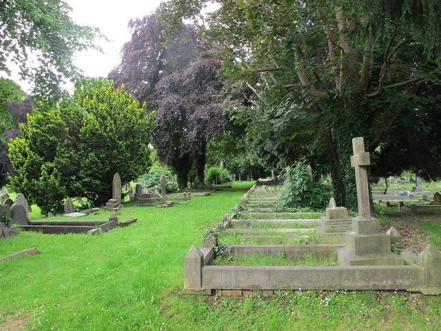 Broadway Cemetery - Rows Of Graves © Stephen Craven :: Geograph Britain 