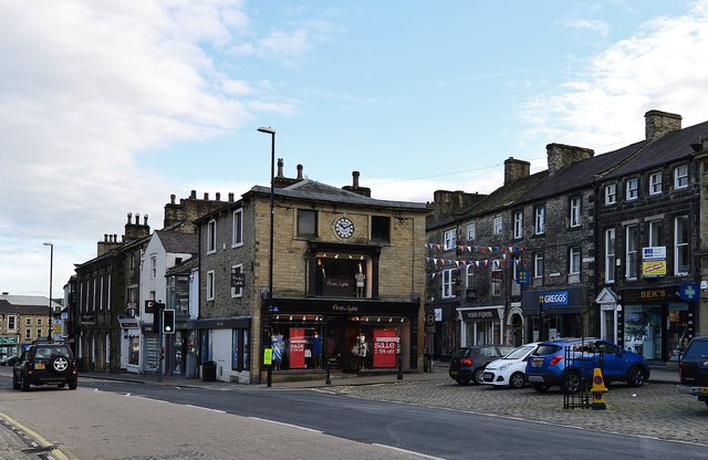 skipton-the-high-street-and-sheep-michael-garlick-geograph