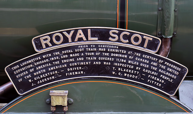 the-name-plate-of-the-steam-engine-royal-walter-baxter-cc-by-sa-2