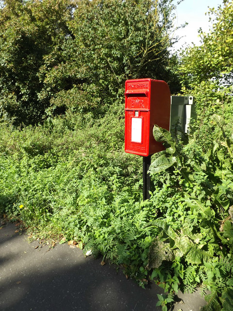 Buckenham Road Foundry Corner Postbox Geographer Cc By Sa