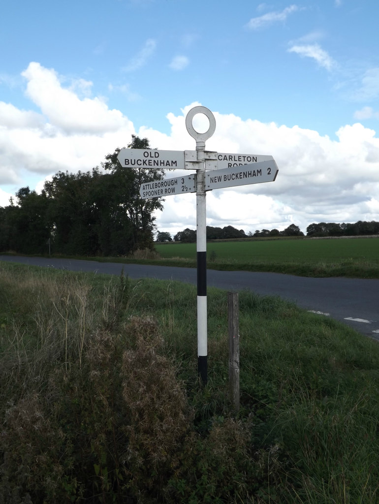 Signpost On Old Buckenham Road Geographer Cc By Sa Geograph