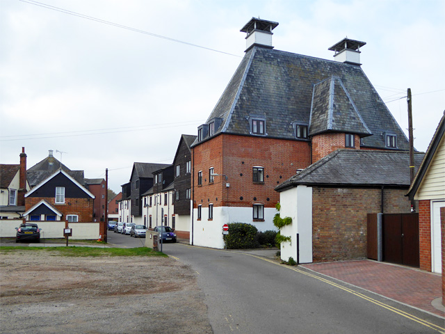 Converted Kiln Maltings Wharf Robin Webster Cc By Sa