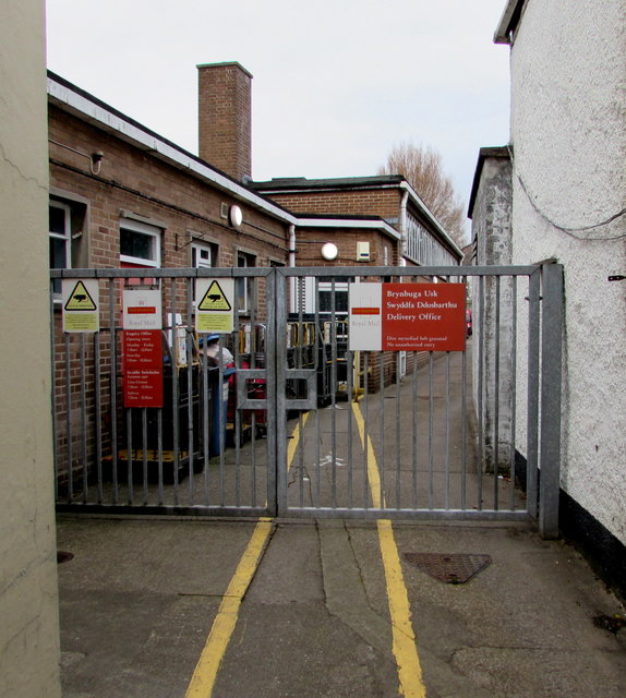 royal-mail-delivery-office-entrance-jaggery-cc-by-sa-2-0