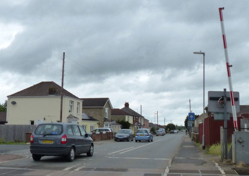 Level Crossing On Norwood Road March Mat Fascione Cc By Sa