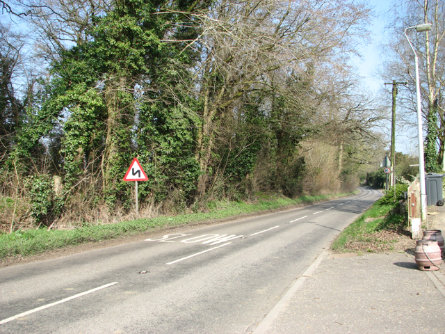 Norwich Road Through Tacolneston Evelyn Simak Geograph Britain And