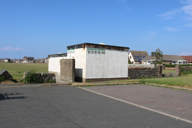 Toilet Block Ainslie Park Billy Mccrorie Cc By Sa Geograph