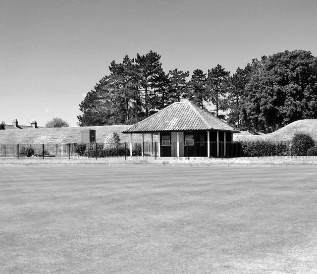 Bowling Green And Pavilion In Lakenham Evelyn Simak Cc By Sa 2 0