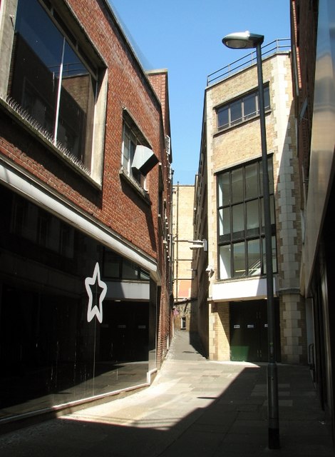 Barwells Court Off St Stephens Street Evelyn Simak Cc By Sa