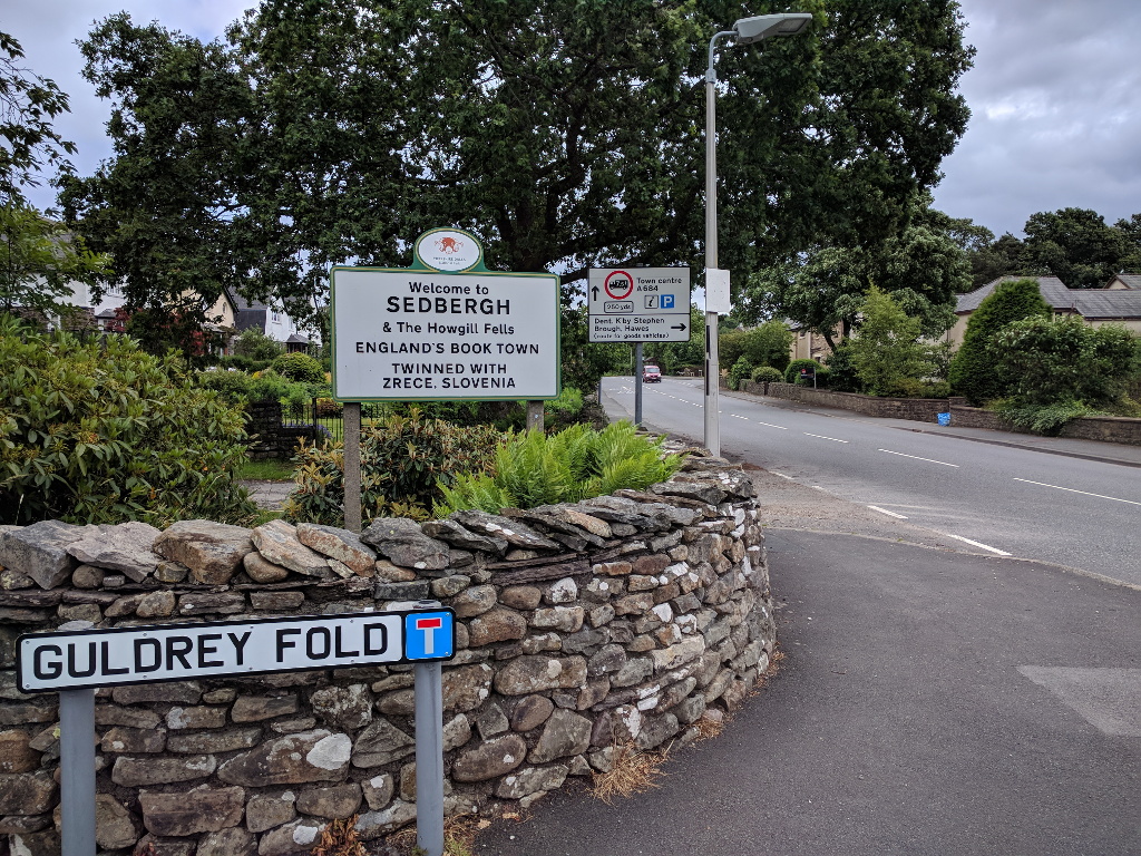 Guldrey Fold And Welcome To Sedbergh Rob Purvis Cc By Sa