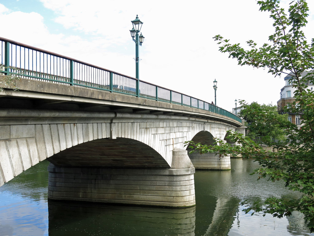 Staines Bridge Mike Quinn Cc By Sa Geograph Britain And Ireland