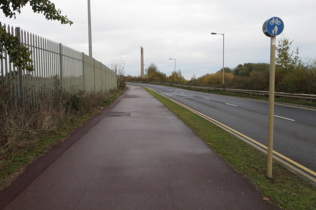 Footpath Into Town Philip Jeffrey Cc By Sa Geograph Britain