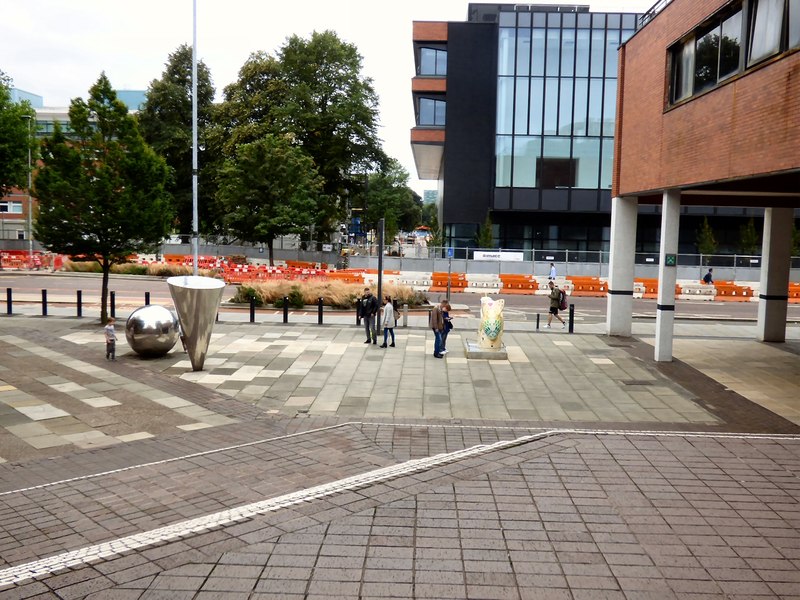 Sculptures On Oxford Road Gerald England Cc By Sa 2 0 Geograph