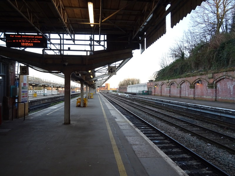 Platform 4 Shrewsbury Railway Station JThomas Cc By Sa 2 0