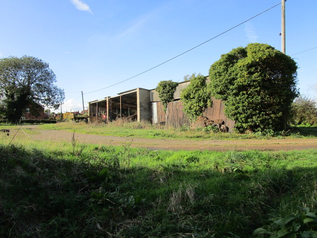 Partly Derelict Farm Buildings At Jonathan Thacker Cc By Sa