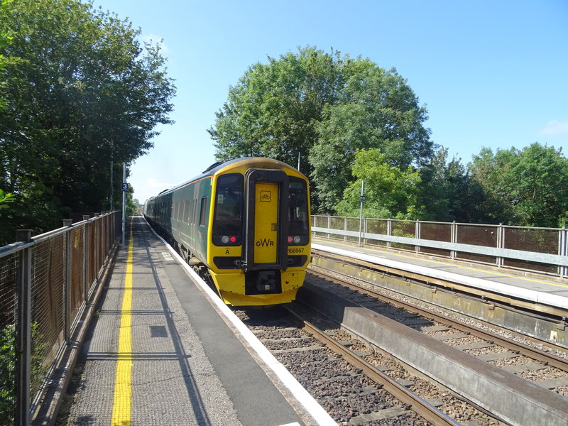 Highbridge And Burnham Railway Station JThomas Cc By Sa 2 0