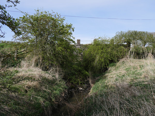 A Hidden Bridge James T M Towill Cc By Sa 2 0 Geograph Britain