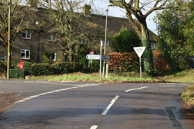 Short Lane Pollards Wood Rd Junction N Chadwick Cc By Sa 2 0