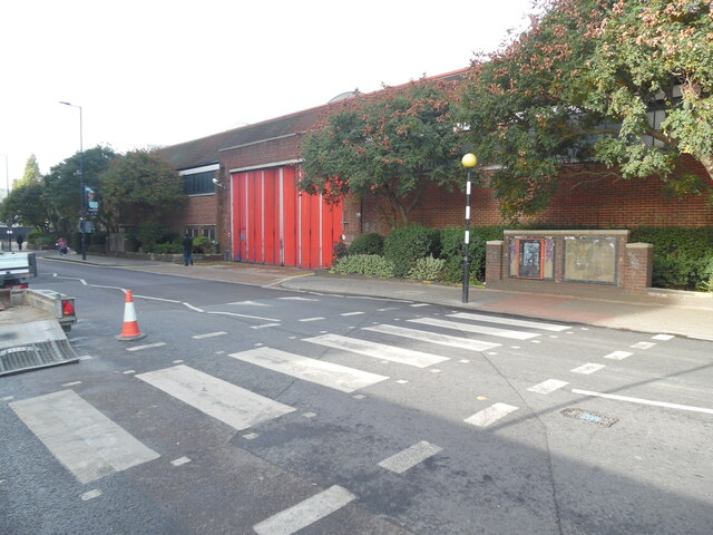 Closed Bus Garage Alperton David Hillas Cc By Sa Geograph