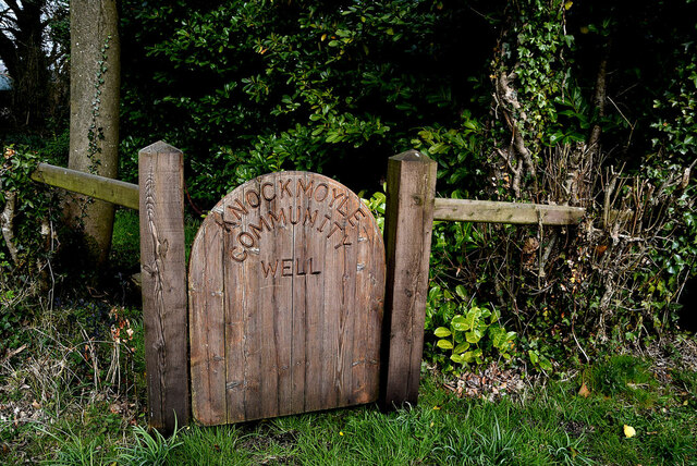 Gate To Knockmoyle Community Well Kenneth Allen Cc By Sa 2 0