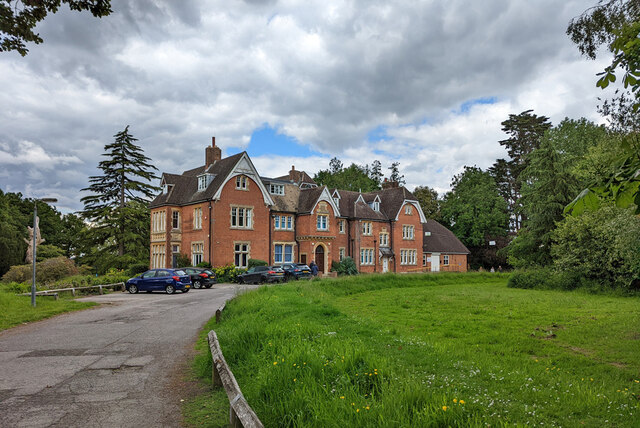 Goffs Park House Crawley Robin Webster Cc By Sa 2 0 Geograph