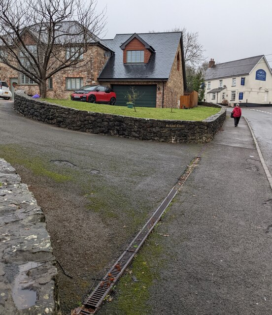 Modern House Llanvair Discoed Jaggery Cc By Sa 2 0 Geograph