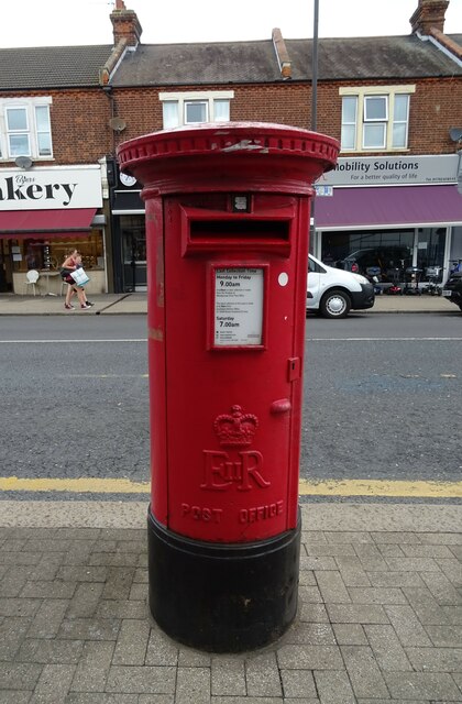 Elizabeth Ii Postbox On Southchurch Road Jthomas Cc By Sa