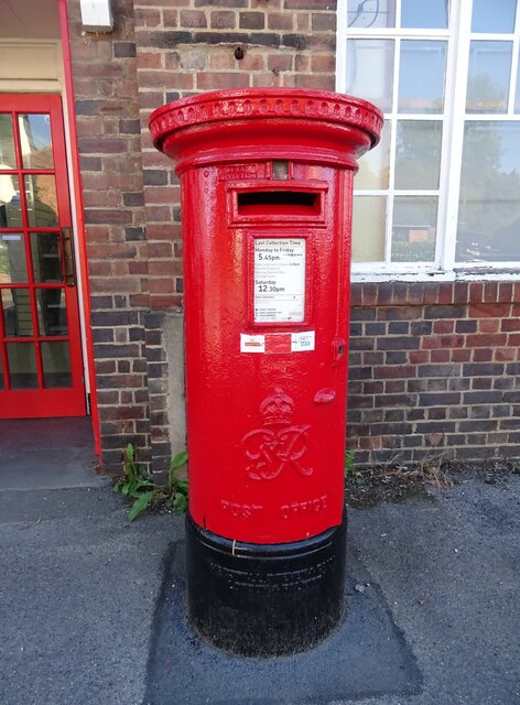 George VI Postbox On High Street B1002 JThomas Cc By Sa 2 0