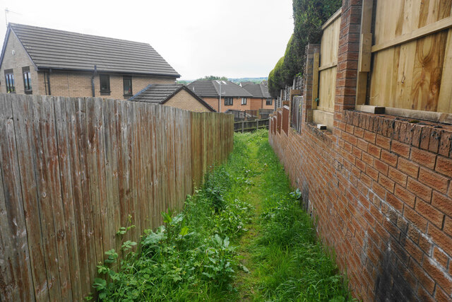 Footpath Towards Wellfield Drive Bill Boaden Cc By Sa 2 0 Geograph