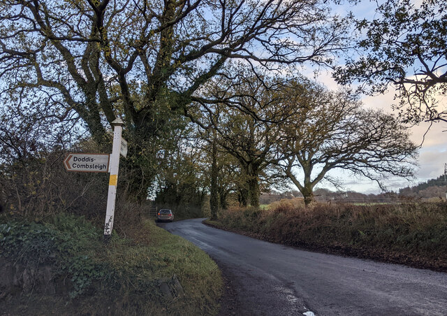 At Lane Junction For Doddiscombsleigh Rob Purvis Cc By Sa