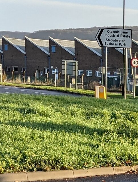 Direction Sign Near The A Stonehouse Jaggery Cc By Sa