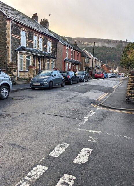 Waunfawr Road Crosskeys Jaggery Geograph Britain And Ireland