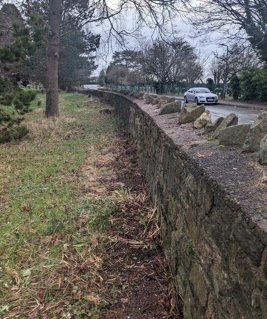 Chepstow Cemetery Perimeter Wall Jaggery Geograph Britain And Ireland