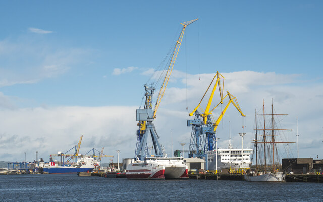 Ships And Cranes Belfast Rossographer Cc By Sa Geograph