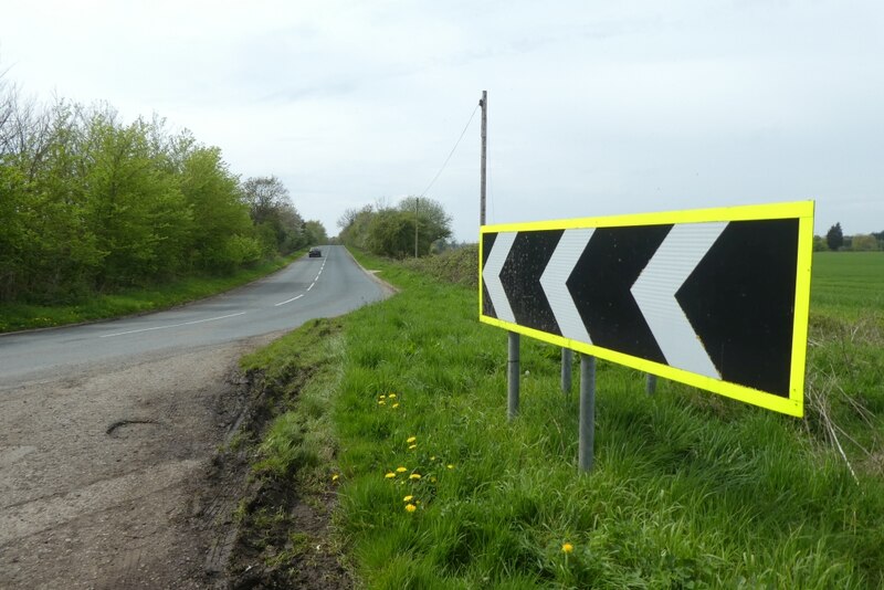 Along Brantingham Road Ds Pugh Cc By Sa Geograph Britain And