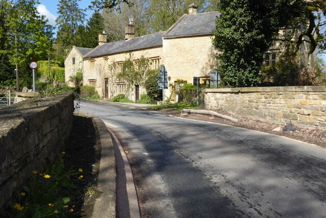 The B4077 In Upper Swell Philip Halling Cc By Sa 2 0 Geograph