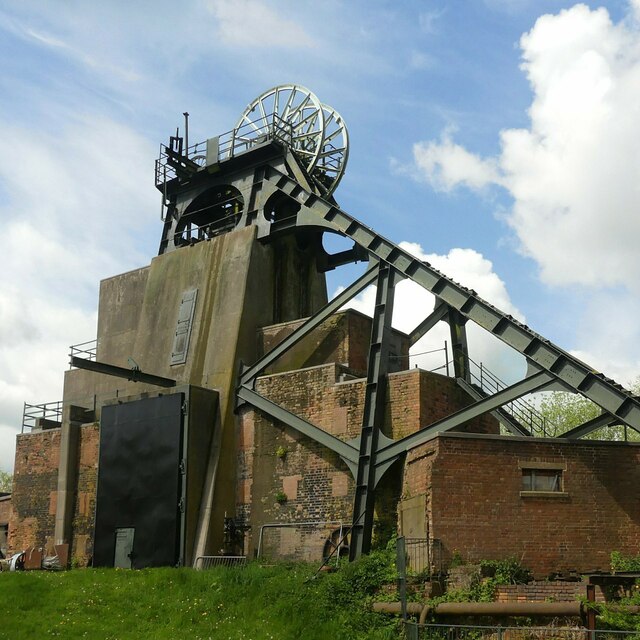 Pleasley Colliery South Shaft Headgear Alan Murray Rust Cc By Sa