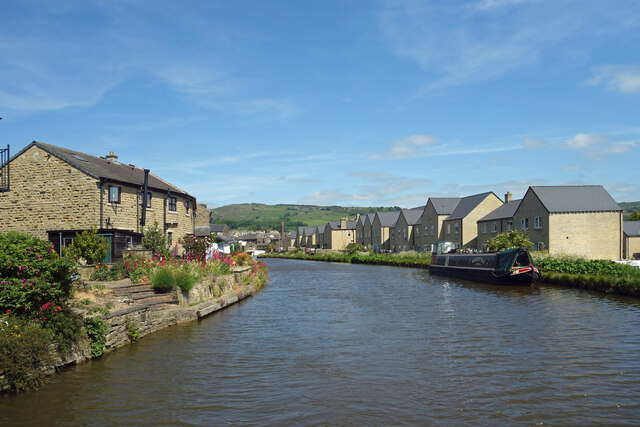 Leeds Liverpool Canal At Silsden Des Blenkinsopp Cc By Sa 2 0