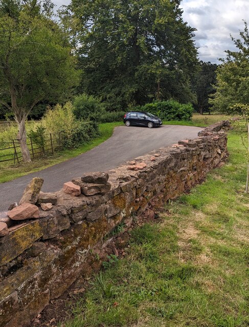 Churchyard Perimeter Wall How Caple Jaggery Geograph Britain